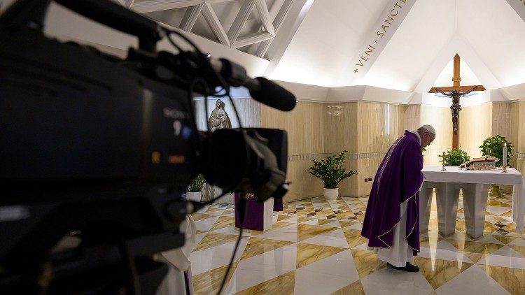 2020.03.13 Papa Francisco celebra la Misa  en Casa Santa Marta