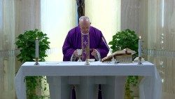 2020.03.14 Papa Francesco celebra la santa messa a Casa Santa Marta