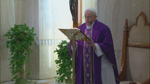 Il Papa: Dio aiuti le famiglie a ritrovare i veri affetti in questo tempo difficile 