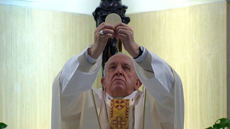 2020.03.19 Papa Francesco celebra la Messa a casa Santa Marta