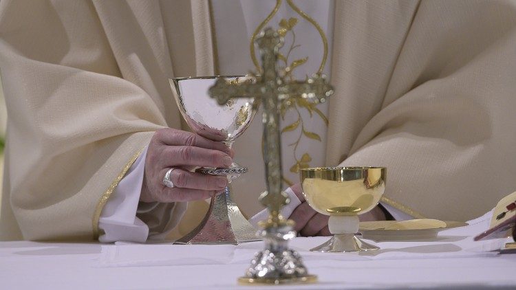 2020.03.25 Papa Francesco celebra la messa a casa Santa Marta