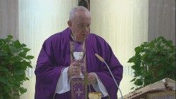 2020.03.27 Papa Francesco celebra la Messa a Casa Santa Marta