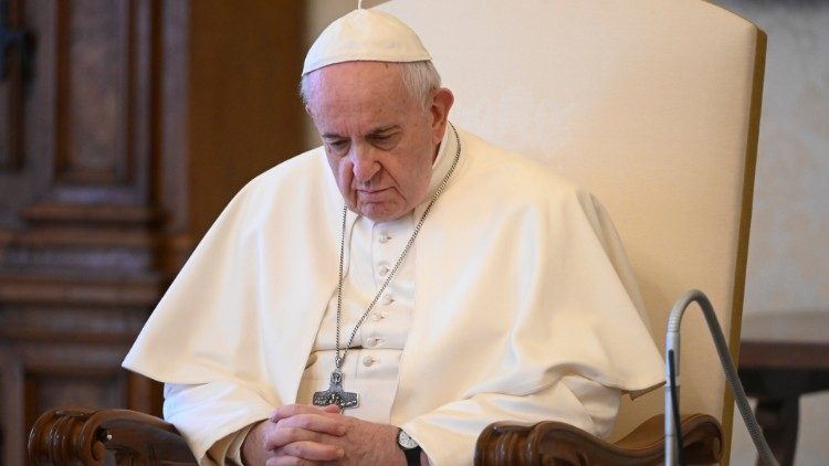 El Papa: así estoy viviendo la emergencia de la pandemia - Vatican ...