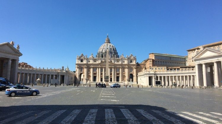 Place saint-Pierre de Rome, le 2 avril 2020. 