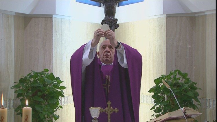 2020.04.07 Papa Francesco celebra la Messa a Casa Santa Marta