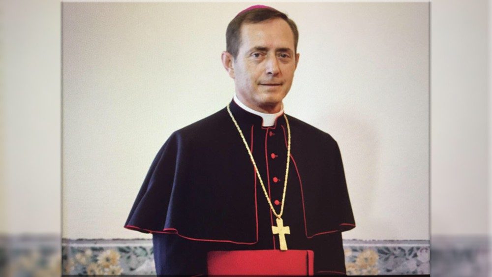  Mons Rrok Gjonlleshaj, arcivescovo di Tivar (Bar) Montenegro