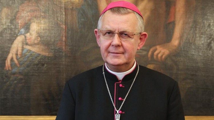 Astanský arcibiskup metropolita Mons. Tomasz Peta