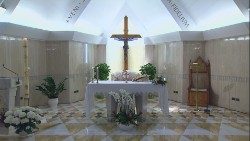 2020.04.21 Papa Francesco celebra la Messa a Casa Santa Marta