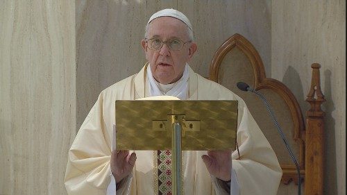 Папа: мир человеческий и мир Господень