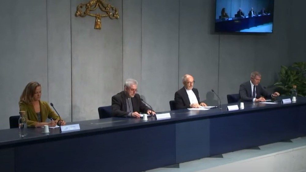 2020.05.15 conferenza stampa sala stampa messaggio papa giornata migrante e rifugiato