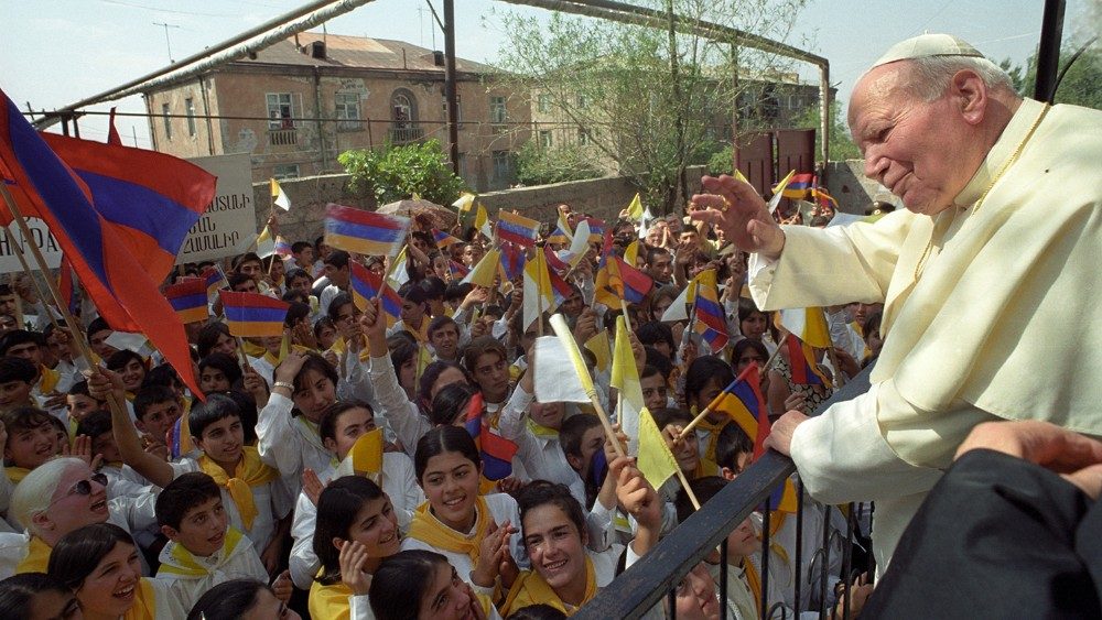 2020.05.16 Viaggio apostolico Giovanni Paolo II in KAZAKISTAN e ARMENIA 2001.
