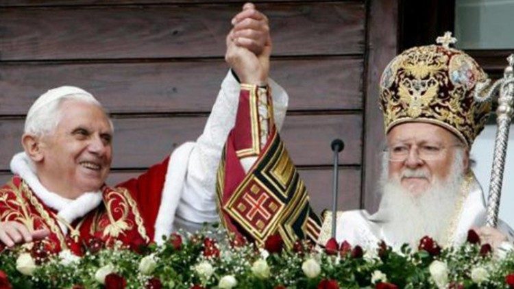 Benedetto XVI e il Patriarca Bartolomeo I. 2006