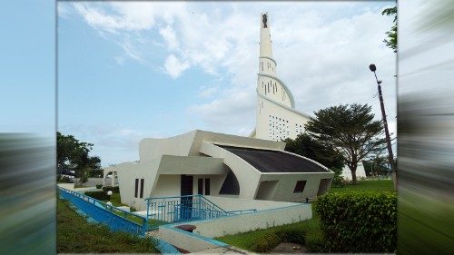 Le Sanctuaire Notre-Dame d'Afrique de Côte d’Ivoire prie avec le Pape