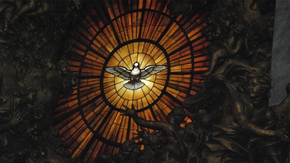 O Espírito Santo representado em forma de pomba na Basílica de São Pedro