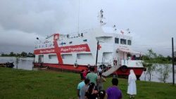 Корабът-болница "Папа Франциск" помага на населението в Бразилия