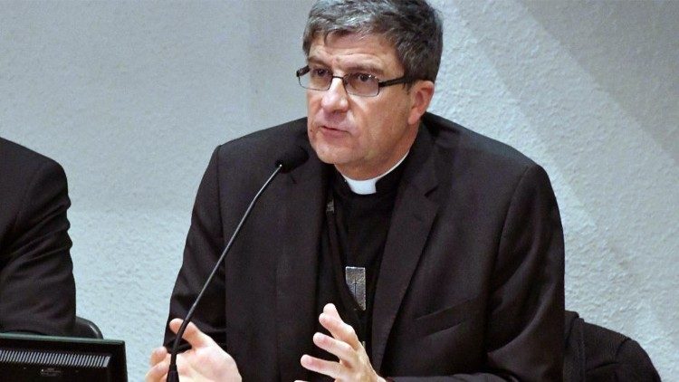 Éric de Moulins-Beaufort reimsi érsek, a francia püspöki konferencia elnöke