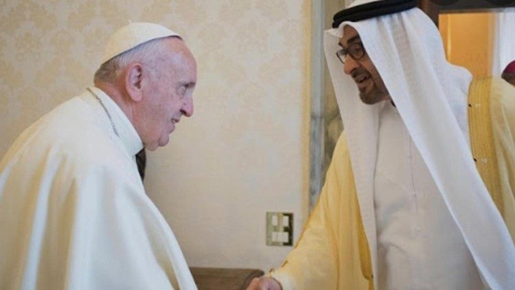 2020.06.25  - Papa Francisko na Sheikh Mohammed Bin Zayed bin Sultan Al-Nahyan mfalme wa Abu Dhabi