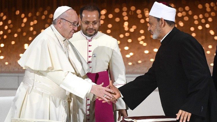 Papst Franziskus mit Ahmad al-Tayyib 2019 in Abu Dhabi