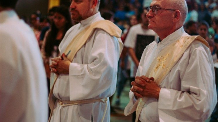 Włochy: Kościół odkrywa diakonów stałych 