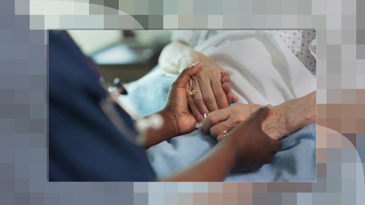 2020.08.17 - letto di morte- mani - malattia- anziani-ospedale