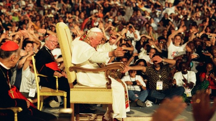 Zábr z SDM so sv. Jánom Pavlom II. v Ríme v roku 2000