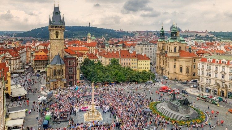 2020.08.20 mostra benedizione della colonna mariana nuova a Praga da 15 agosto 2020