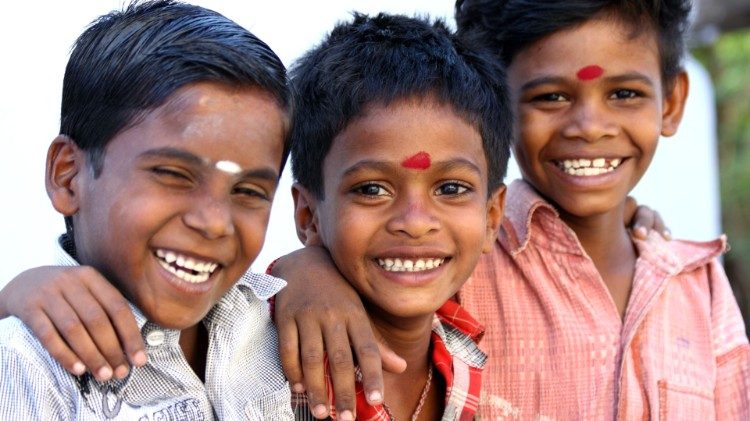 Indyjscy biskupi promują rodziny wielodzietne