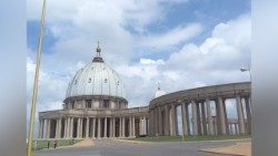 Die Basilika in Yamoussoukro: eine moderne Version des Petersdoms in Rom