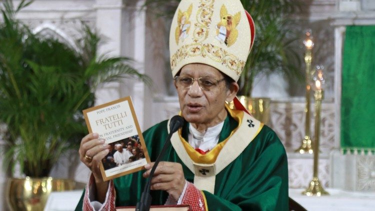 Cardinal Oswald Gracias releasing the Indian edition of "Fratelli tutti" on Oct. 18, 2020.