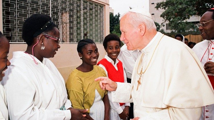 Papst Johannes Paul II. 1992 in Angola
