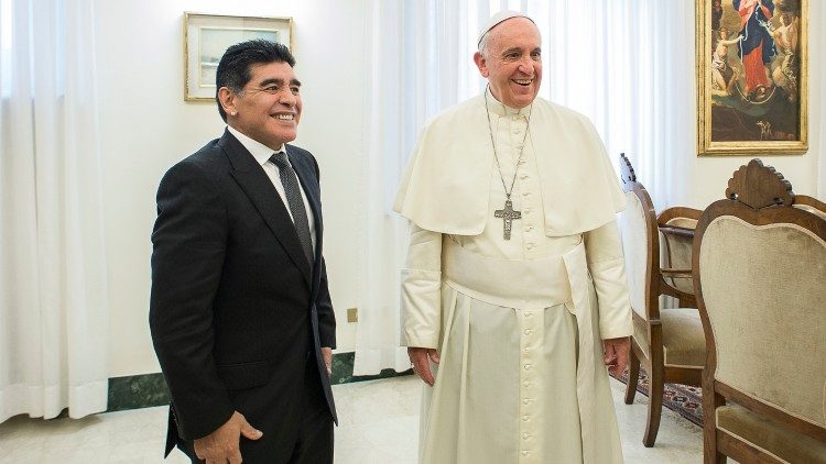 Le Pape François rencontre Diego Maradona au Vatican, le 4 septembre 2014