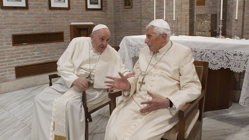 Påven Franciskus och de nya kardinalerna besöker påven emeritus 28 november 2020