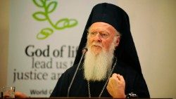 Patriarh Bartolomej: "Cerkev živi in oznanja resnico pristnega duhovnega življenja ter kulturo ljubezni in solidarnosti."