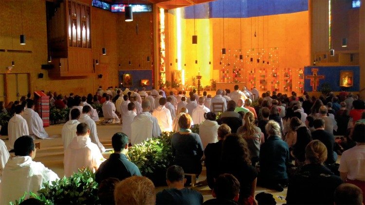 A taizéi "örökimádó" kápolna a testvéri kiengesztelődés szíve  
