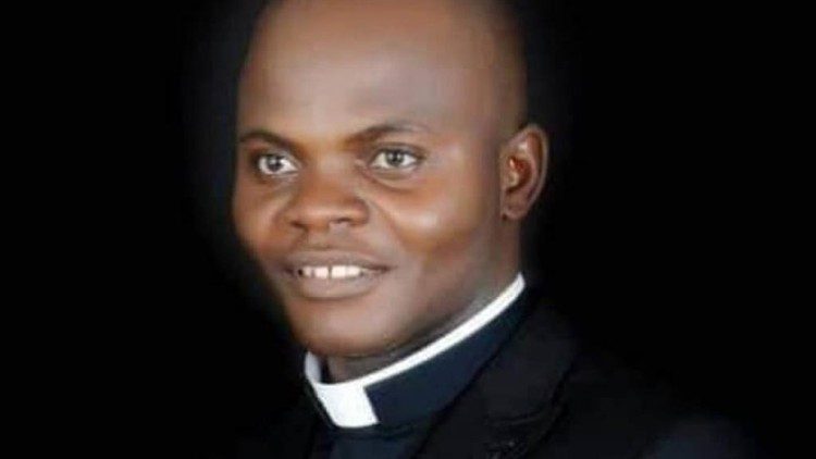 Cha John Gbakaan bị những kẻ bắt cóc sát hại ở Nigeria