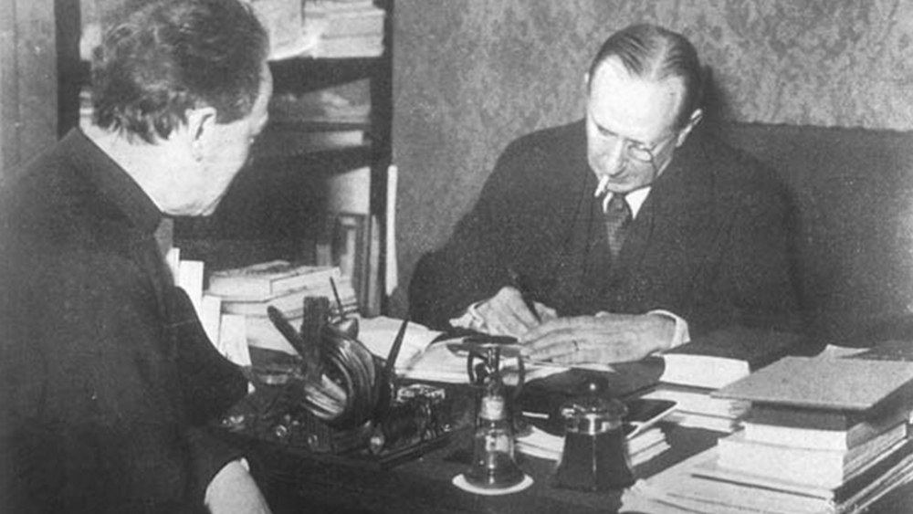 P. Giuseppe Gianfranceschi SI, primer director de la Radio Vaticano junto a Guglielmo Marconi, diseñador y constructor de la Radio
