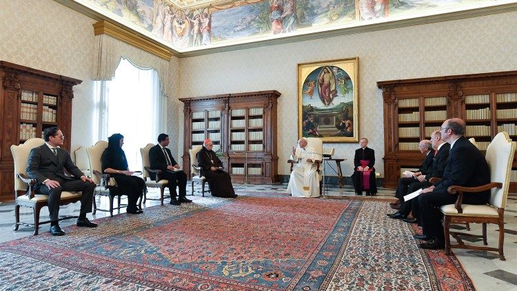 2021.02.12 Papa Francesco incontra i rappresentanti dell'Istituto per Studi Europei di Stoccolma 12-02-2021