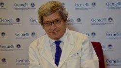 Prof. Roberto Bernabei nuevo médico del Papa