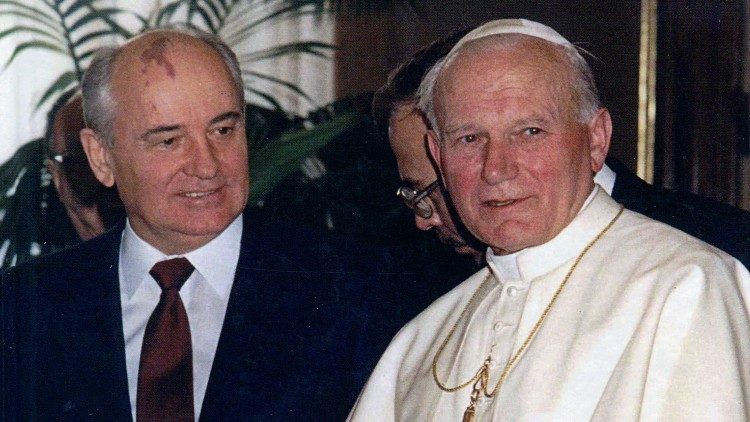 Đức Gioan Phaolô II và Tổng Bí thư MMikhail Gorbachev 