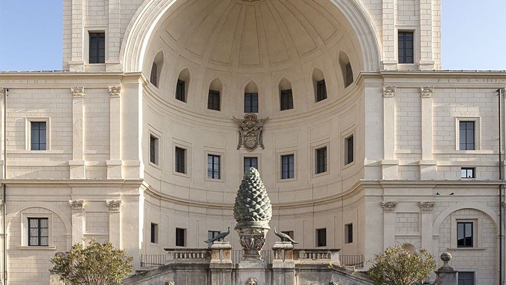2021.05.03 Musei Vaticani percorso riapertura 2021 Dante Cortile la pigna