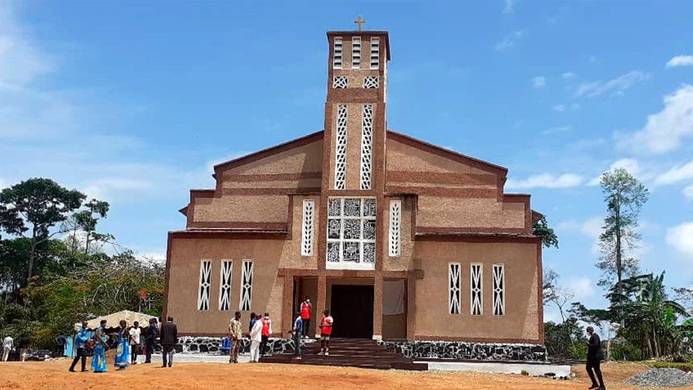 Dédicace de l'église paroissiale saints Philippe et Jacques de Ndonko/Mbalmayo/Cameroun