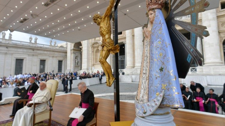 Copy of the statue of the Virgin of Lujan at the General Audience of 2 October 2019