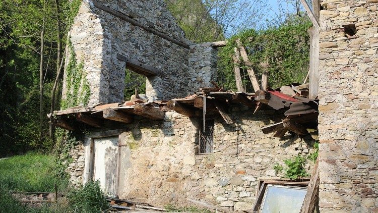 Последствия землетрясения в Италия (2021 г.)