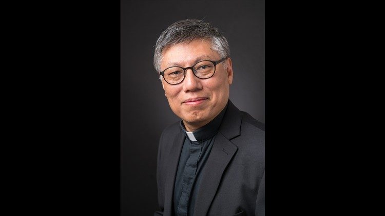 Škof Stephen Chow Sau-yan