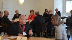 Österreichs Bischöfe im Gespräch mit in der Kirche engagierten Frauen - Foto: Paul Wuthe / Kathpress