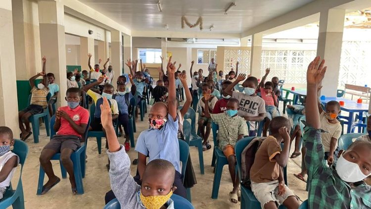 Trẻ em Mozambique được cộng đoàn thánh Egidio trợ giúp