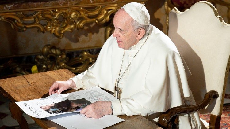 ĐTC và một tờ báo l'Osservatore Romano - Quan sát viên Roma