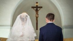 Problem małżeństw mieszanych: co z wiarą dzieci?