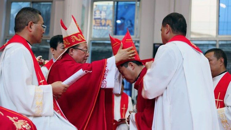 Eine Bischofsweihe in China