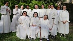 Die Gemeinschaft der Dominikanerinnen von Prouilhe (Sr. Lioba OP ganz rechts)